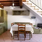 Borgo شقة فندقية 3*