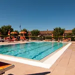 Aparthotel Borgo Vada